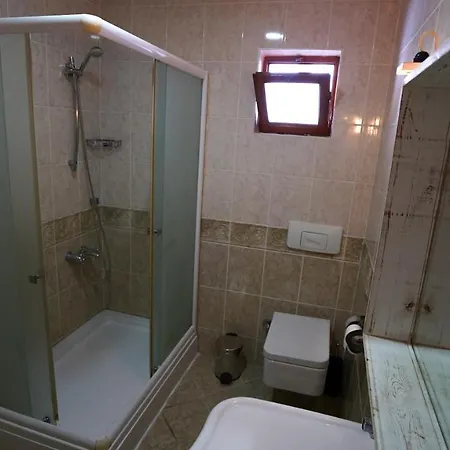 Apartman Arya Suits